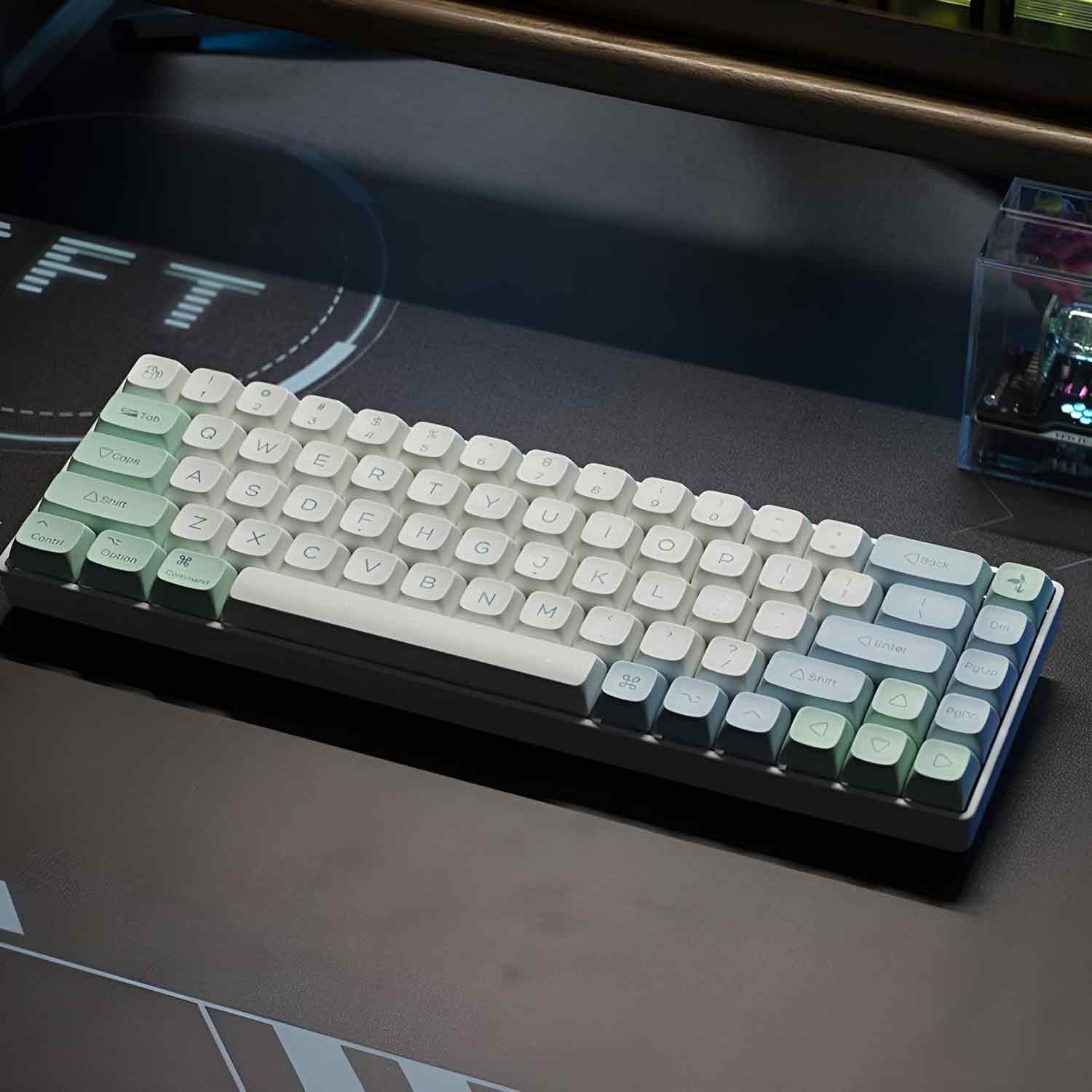 Alternative view of Ice Crystal Mint keycaps
